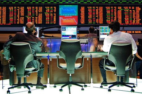 Ibovespa saltou 7,5%, próximo dos 75 mil pontos